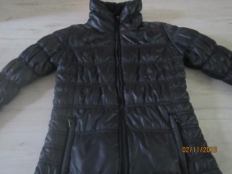 Tmavomodra pekna bunda s/m, s