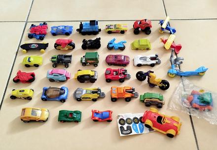 Kinder 33ks - autíčka a iné dopravné prostriedky,