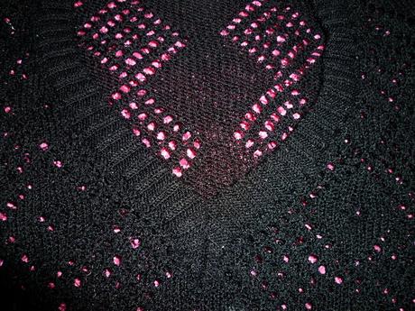 Háčkovany čierny sveter m/l, m