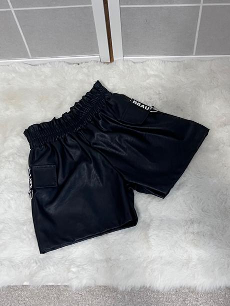 Čierne kožené šortky, 