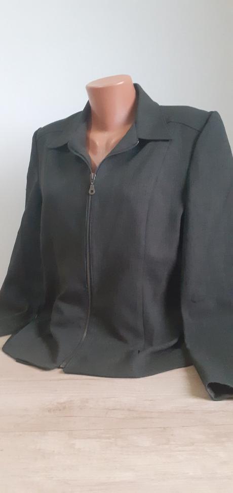 Nohavicový kostým, l