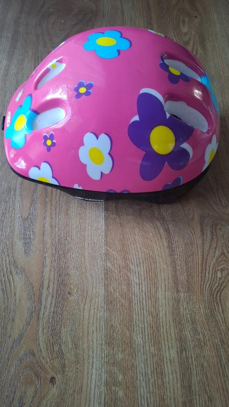 Dievcenske korcule s prilbou, 