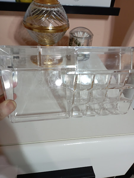 Organizér na kozmetiku,