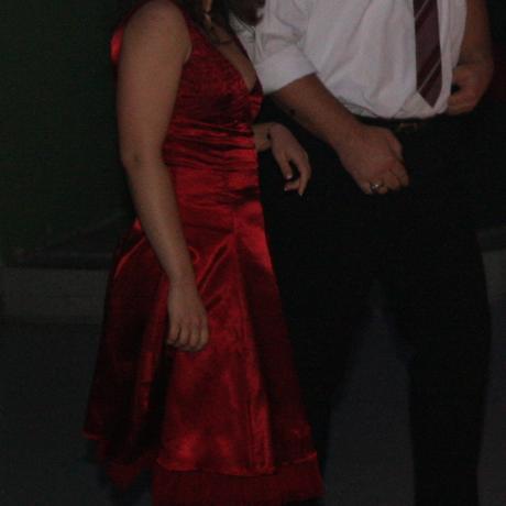 Spolocenske saty, reserved,s