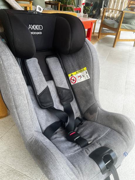 Autosedacka protismerna axkid, axkid