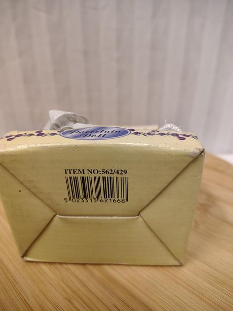 Zberateľská porcel. bábika, pôvodné balenie 11 cm, 