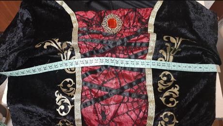 Šaty pre kráľovnú alebo čarodejnicku, 