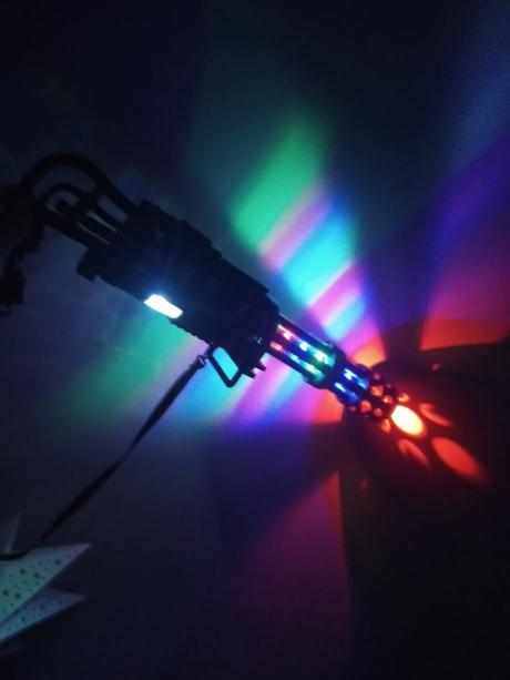 Guľomet svieti aj vydáva zvuk, 