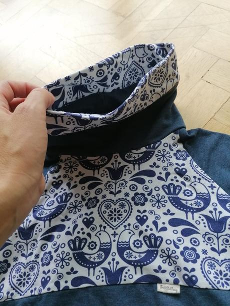 Mikina s ľudovým motívom, 110