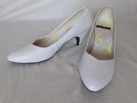 Dámske biele kožené nové lodičky vagabond č.41, vagabond,41