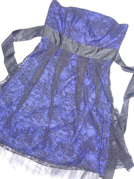 Velmi pekne čipkovane saty, 40