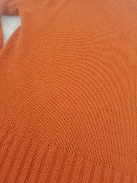 Sveter tehlovej farby, 40