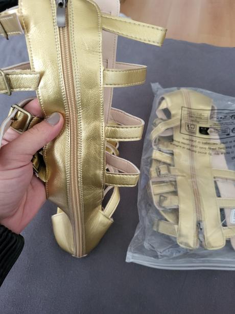 Krásne zlaté gladiatorky, 40