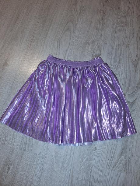 Fialová sukňa, 134