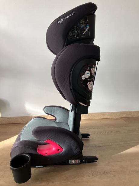 Autosedacka kinderkraft 15-36 kg 2 kusy,