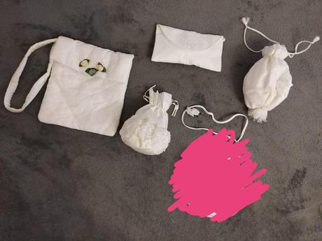 Pompadúrka, taštička,