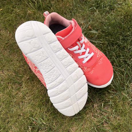Ľahké tenisky s bielou podrážkou, decathlon,35