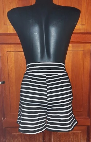 Predám  námornícke kraťasy veľ.m, m