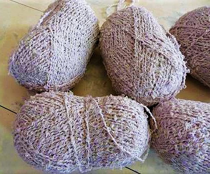 Uzlíčková buklé priadza na pletenie /300 gr., 