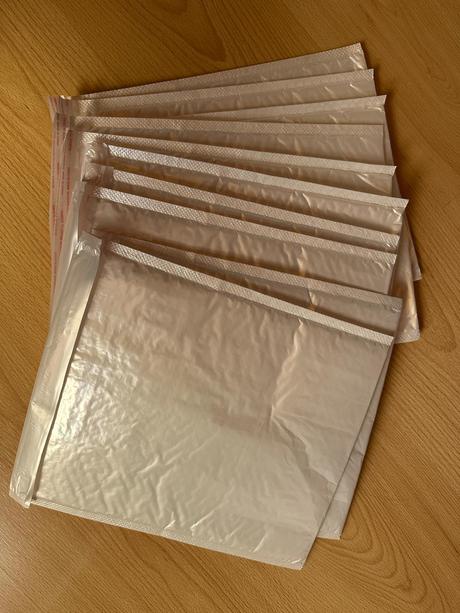 Penové obálky na balíky,