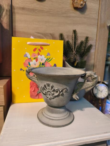 Dekorácia kovový kalich,