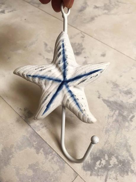 Šikmý vešiak do roha,