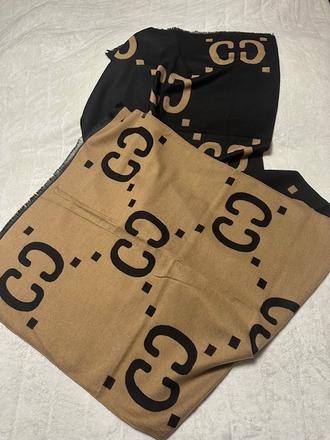 Veľký dojfarebný šál, 