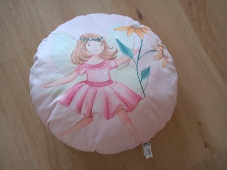 Vankúšik s dievčatkom, 