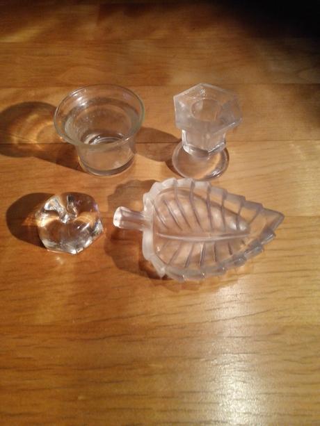 Sklenené svietniky,