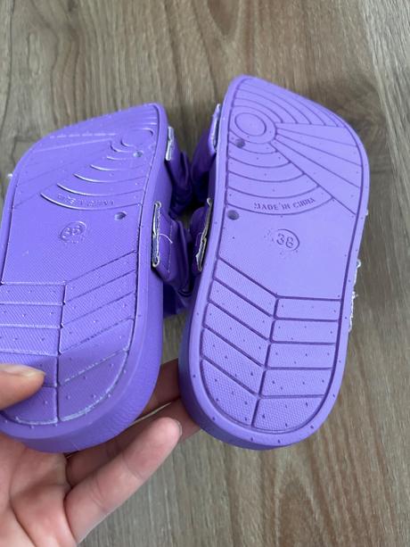 Šľapky na leto, 38