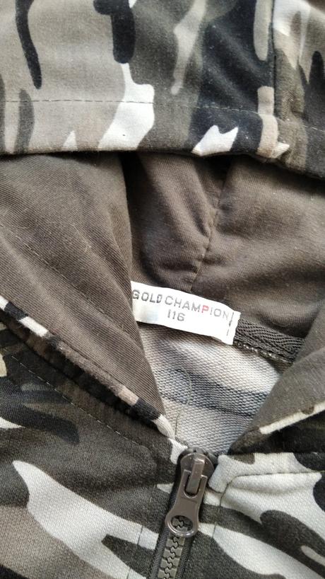 Maskáčova mikina, 116