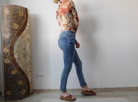 Body kvietkované vzor pružné +rifle,, s