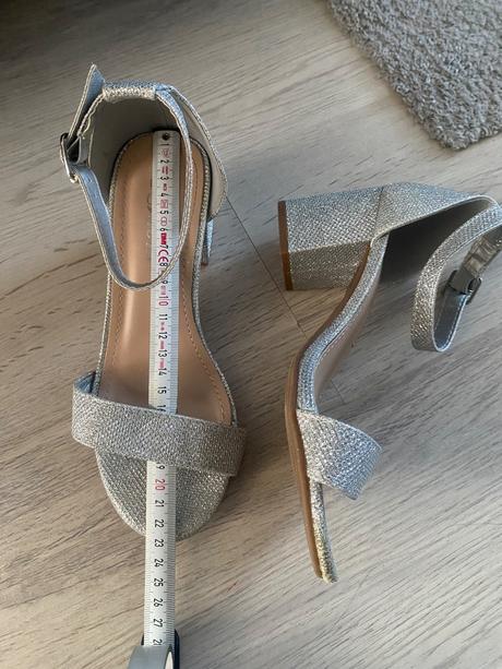 Set sandale + nausnice, 37