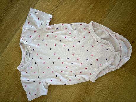 Letne srdieckove bodiky s krátkym rukávom, h&m,68