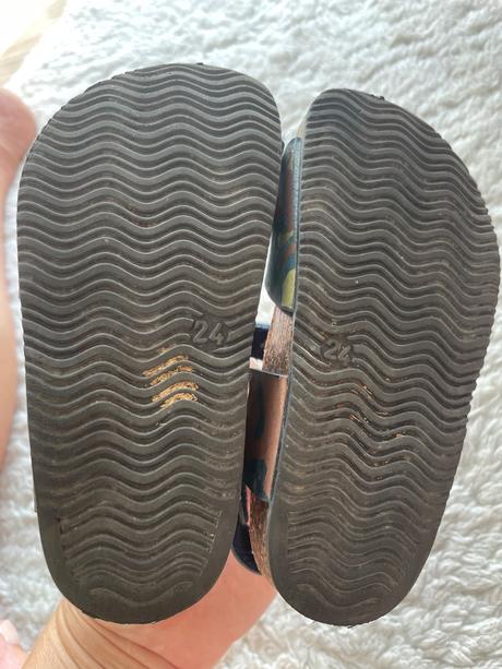 Kozenne maskacove sandalky, 24
