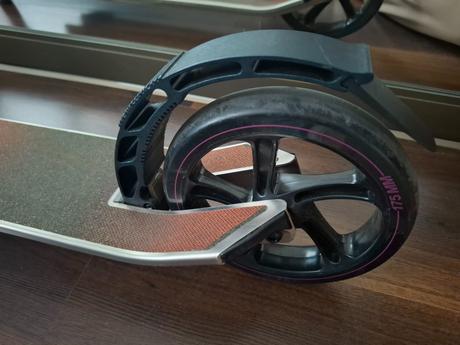 Kolobezka mid 9, oxelo