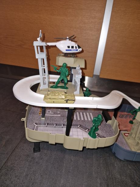 Vojenský skladací kufrík, 