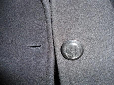 Cierny dlhy kabat s kozusnikou, l