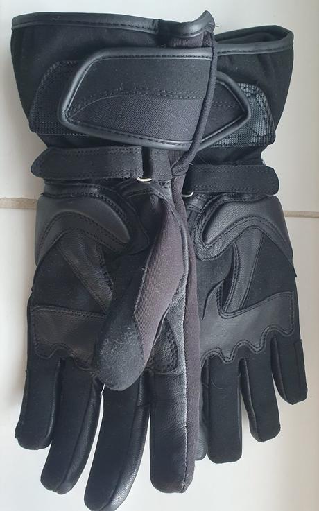 Motorkárske rukavice, 