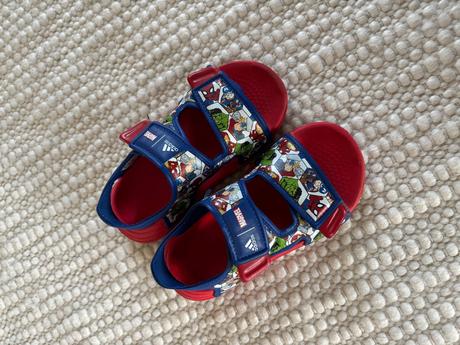 Adidas sandále marvel 27, adidas,27