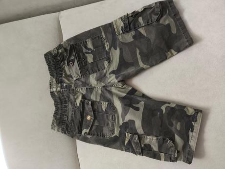 Maskačové kraťasy, 140