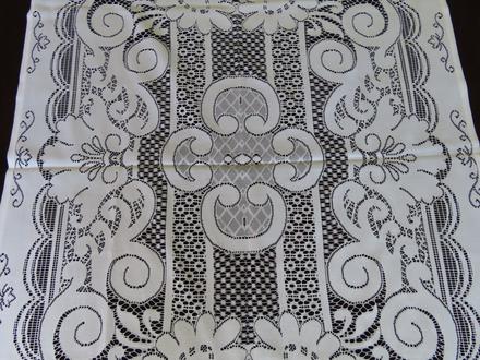 Biely obrus 150x96cm,