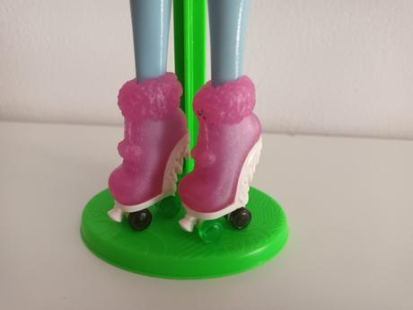 Monster high bábika abbey, 