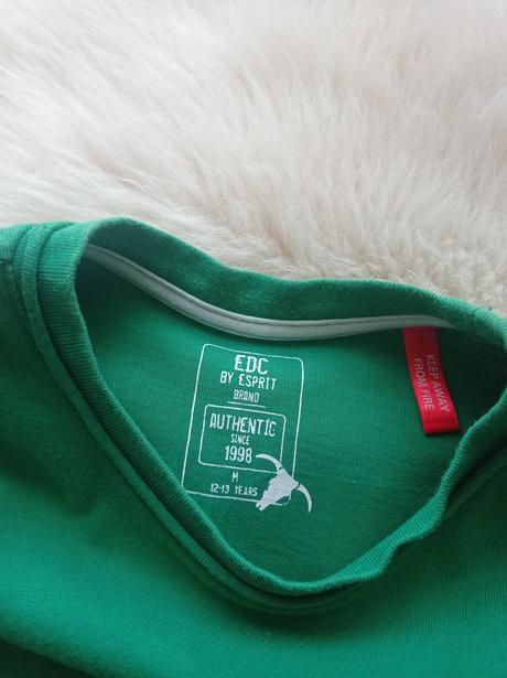 Znackove esprit tricko super stav 146/152, esprit,146