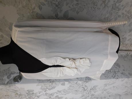 Kvalitna hodvabna bluzka, 42