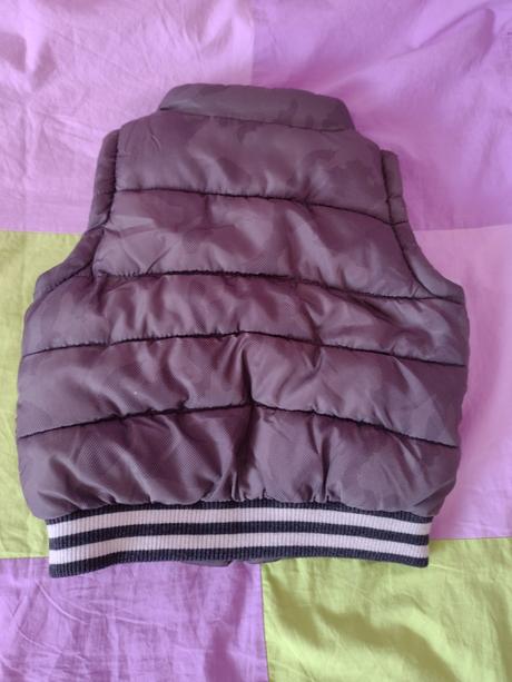 Vesta s maskáčovým vzorom, 98