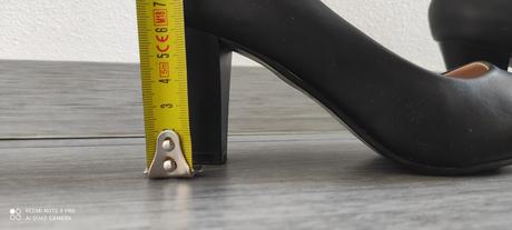 Čierne lodičky, 38