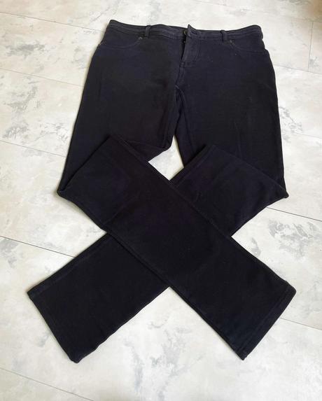 Džegíny, tezenis,m