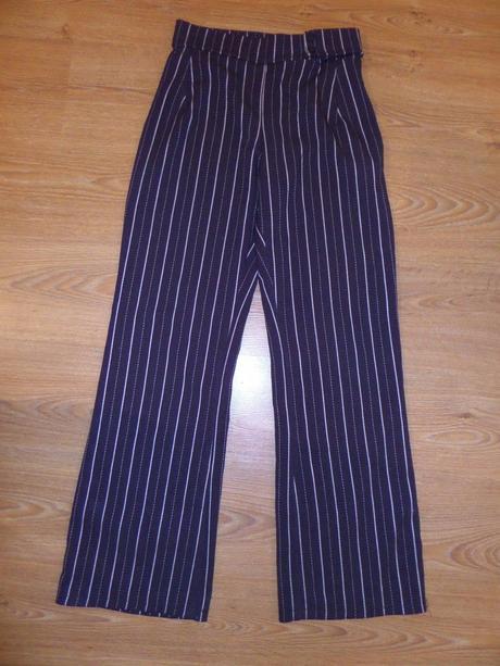 Pásikavý kostým, 38 / m