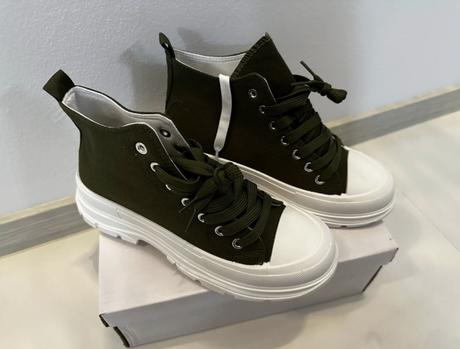 Tmavozelene tenisky, 38